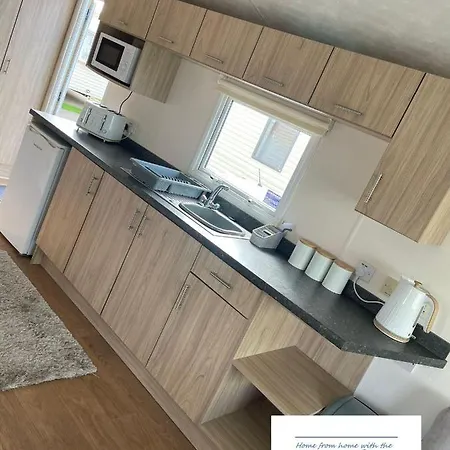 Robin Hood Caravan Park North Wales Free Wi-Fi And Smart Tvs Passes Not Included Rhyl Exterior photo